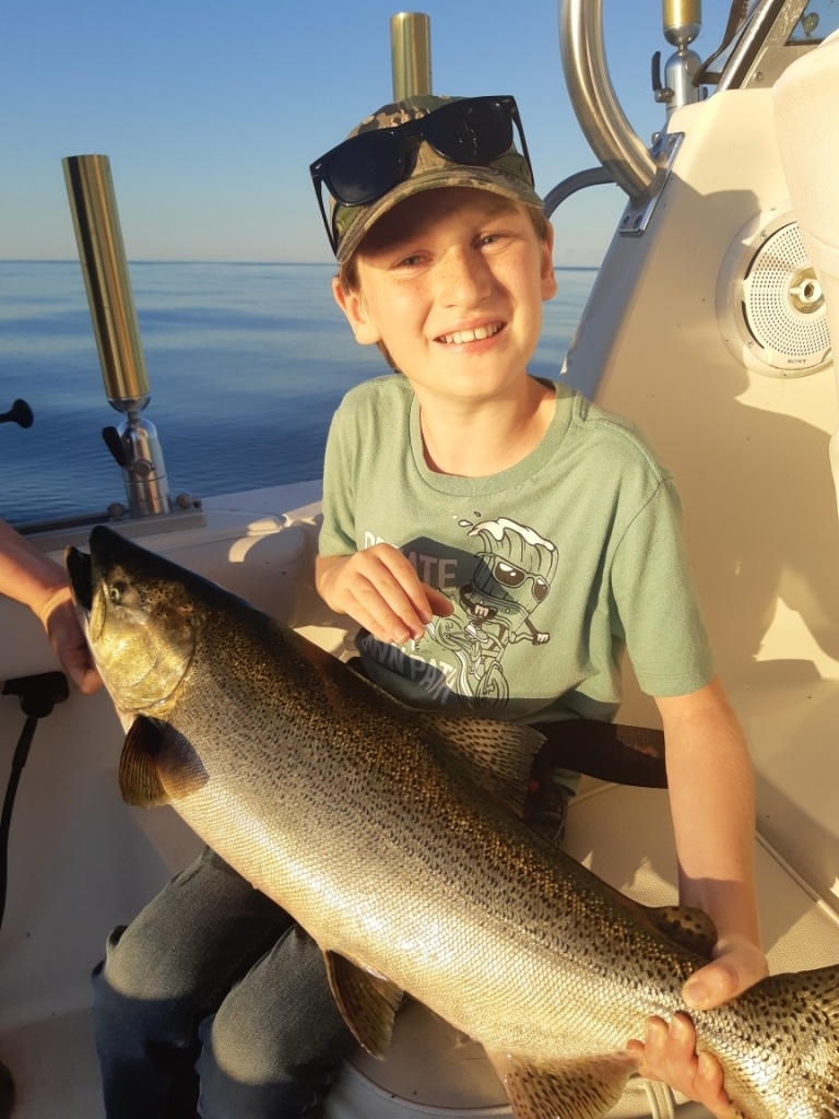 chinook salmon caught on express weekday fishing escape